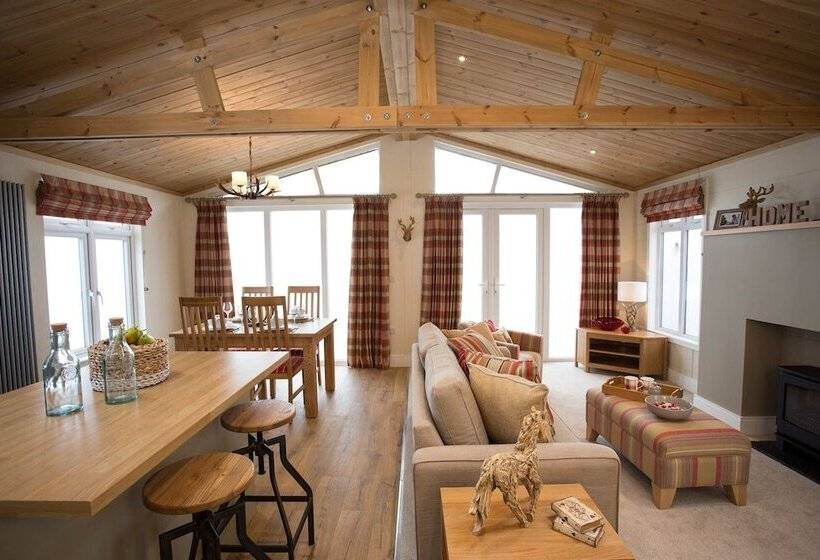 فندق Hollicarrs   Forest Retreat