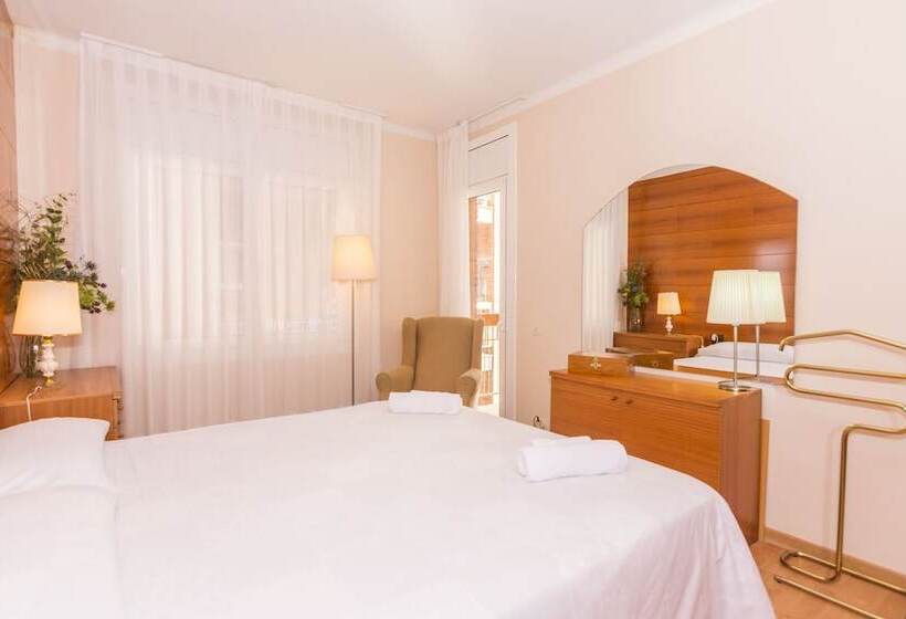 فندق Homeholidaysrentals Apartamento Amaral   Costa Barcelona