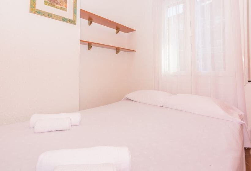 فندق Homeholidaysrentals Apartamento Amaral   Costa Barcelona