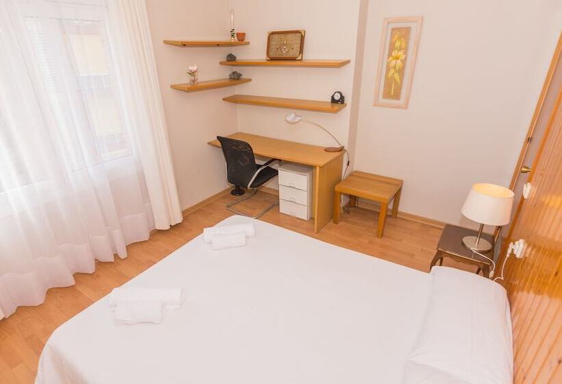 فندق Homeholidaysrentals Apartamento Amaral   Costa Barcelona