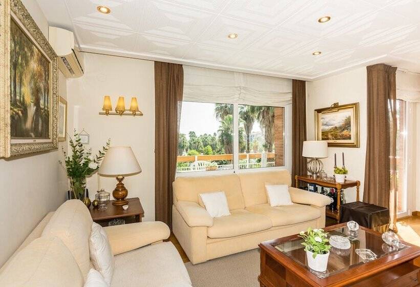 فندق Homeholidaysrentals Apartamento Amaral   Costa Barcelona