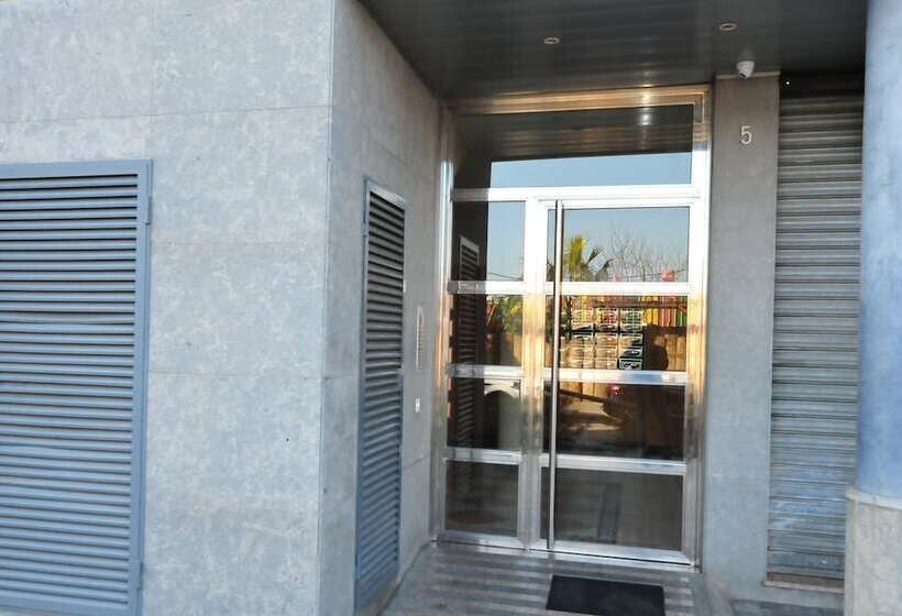 Отель Homeholidaysrentals Apartamento Light   Costa Barcelona