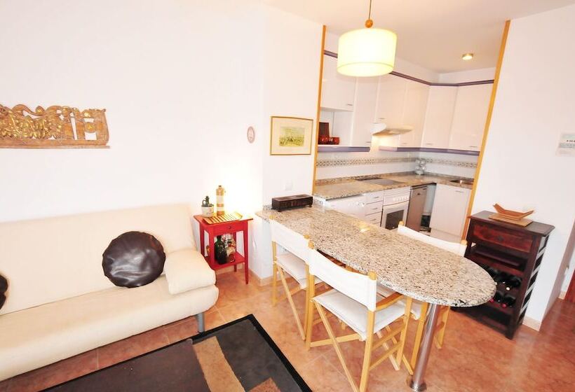 Отель Homeholidaysrentals Apartamento Light   Costa Barcelona