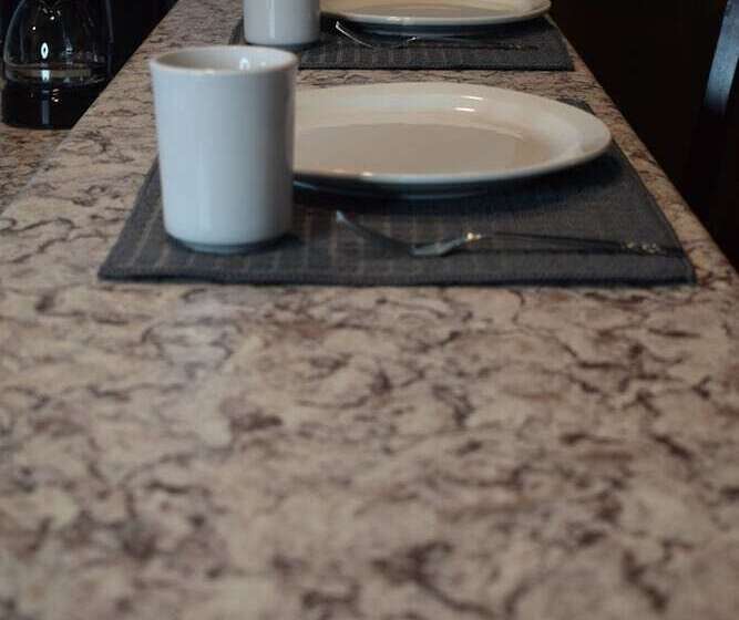 فندق Menominee River Extended Stay