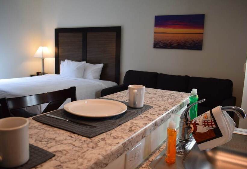 فندق Menominee River Extended Stay