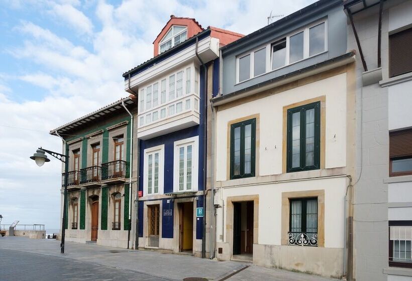 هتل Playa De Luanco