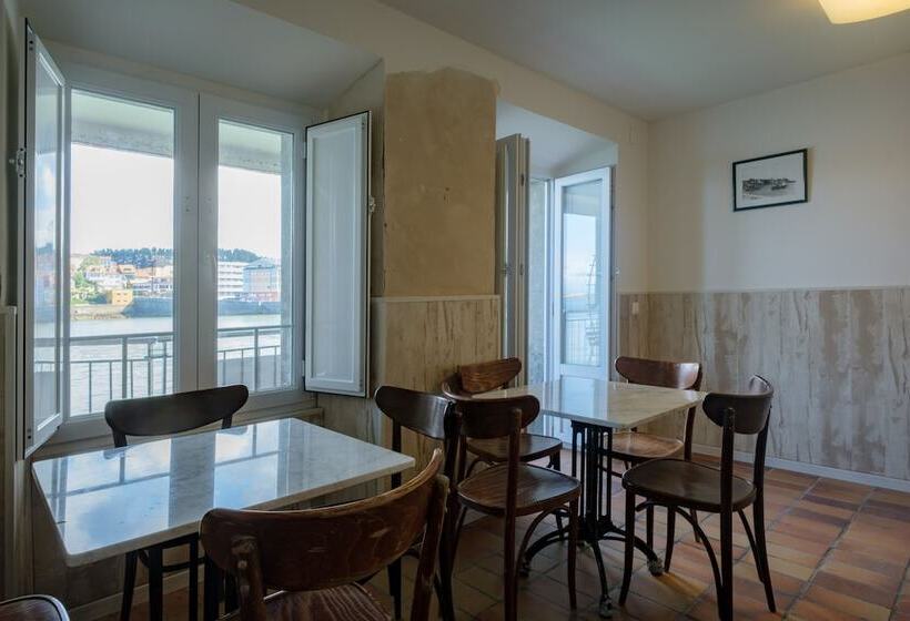 هتل Playa De Luanco