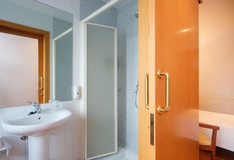 هتل Playa De Luanco