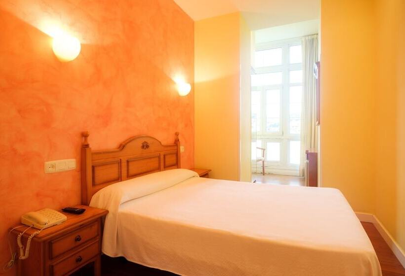 هتل Playa De Luanco