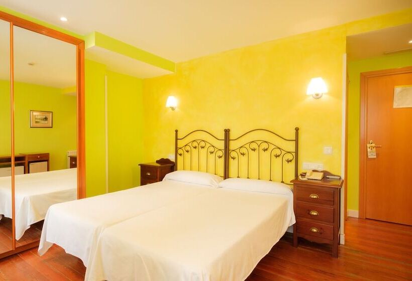 هتل Playa De Luanco