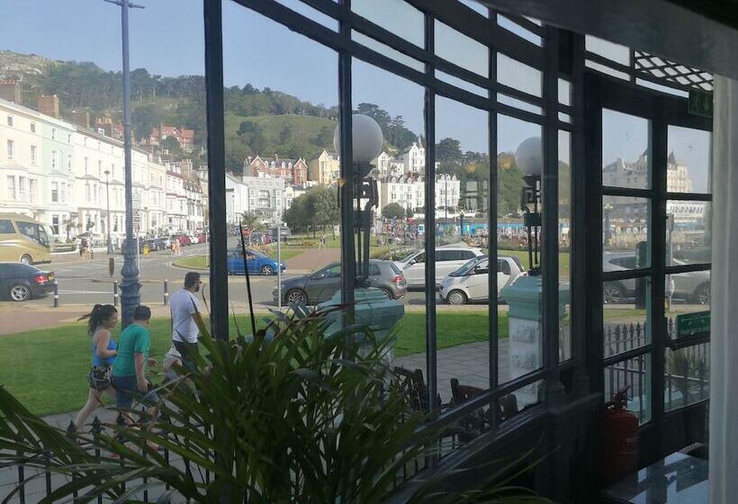 Отель The Marlborough