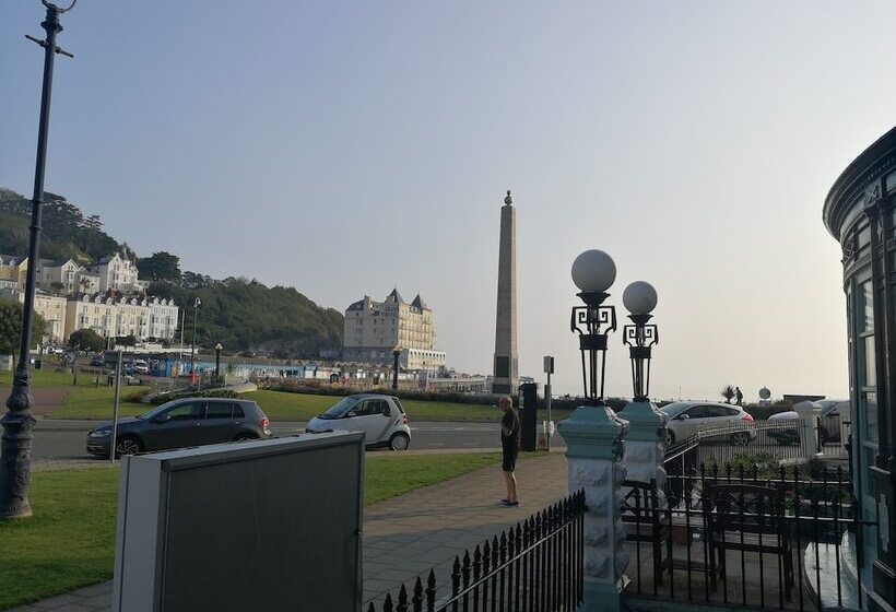 Отель The Marlborough