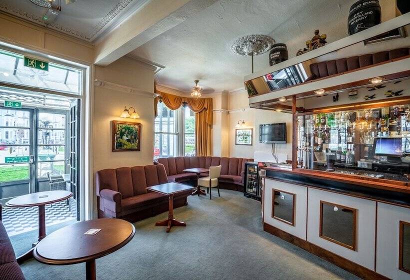 Отель The Marlborough