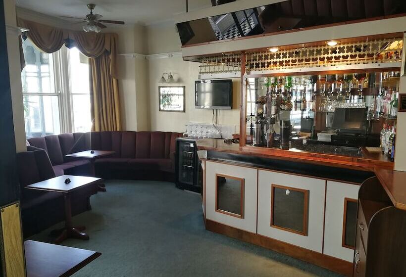 Отель The Marlborough