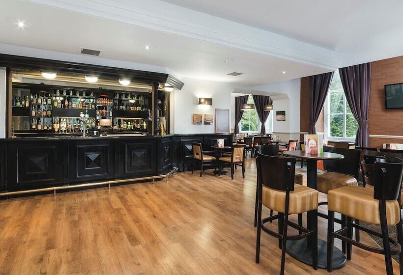 Отель The Tarbet