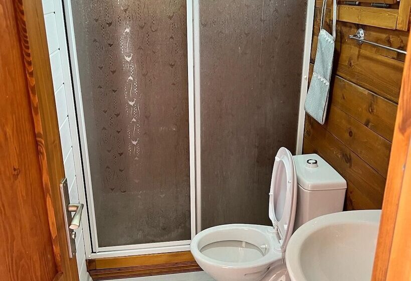 Отель Woodentowns