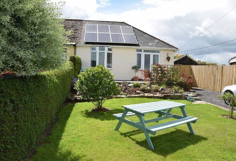 2 Bed Cottage   Sleeps4   Garden   Bbq