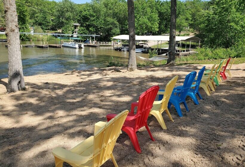 Lazy Dayz Resort