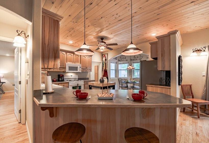 Little Creek Retreat