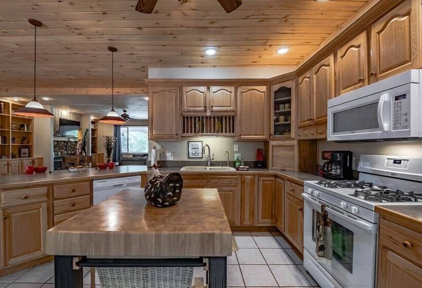 Little Creek Retreat