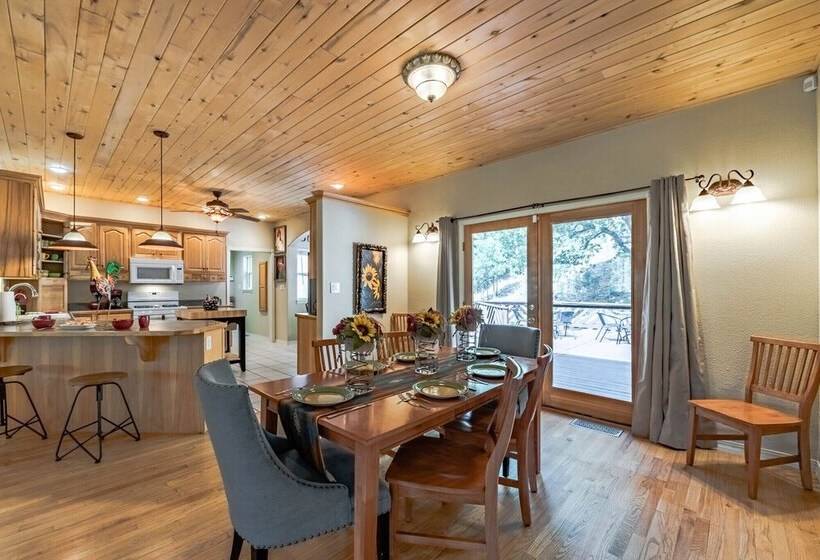 Little Creek Retreat