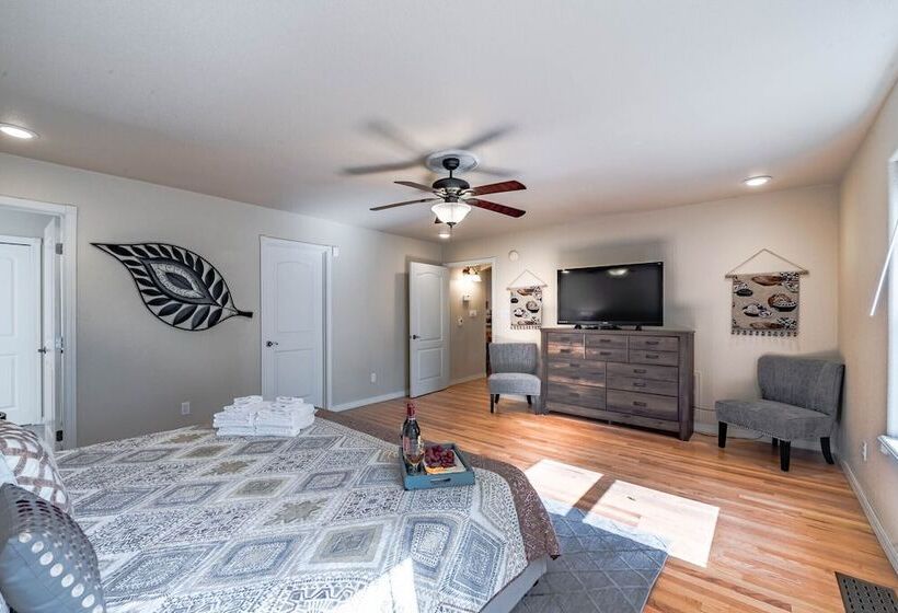 Little Creek Retreat