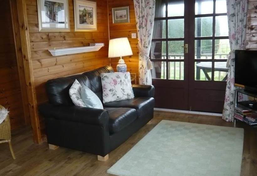 Lovely Cottage In Brookland Britain With Private Veranda
