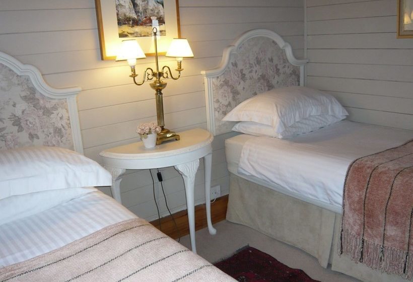 Lovely Cottage In Brookland Britain With Private Veranda