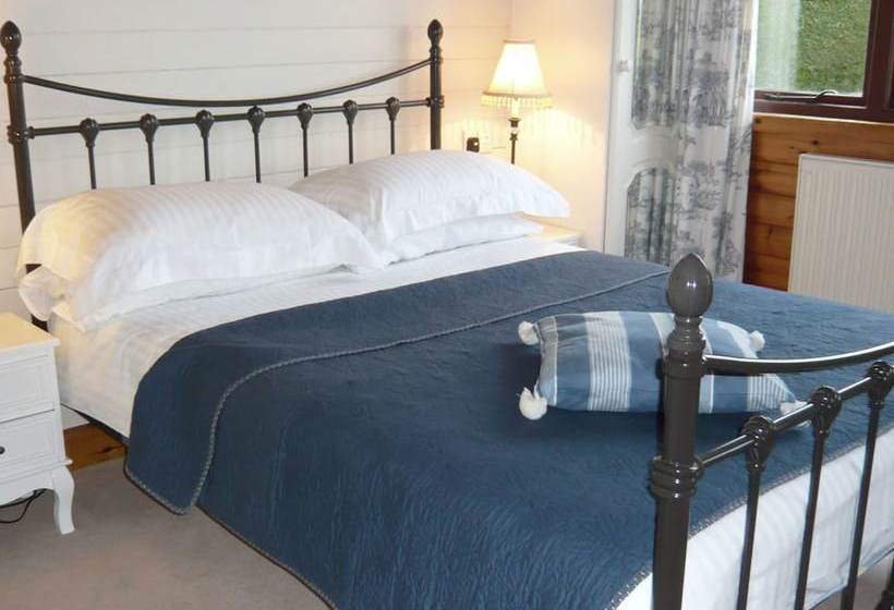 Lovely Cottage In Brookland Britain With Private Veranda