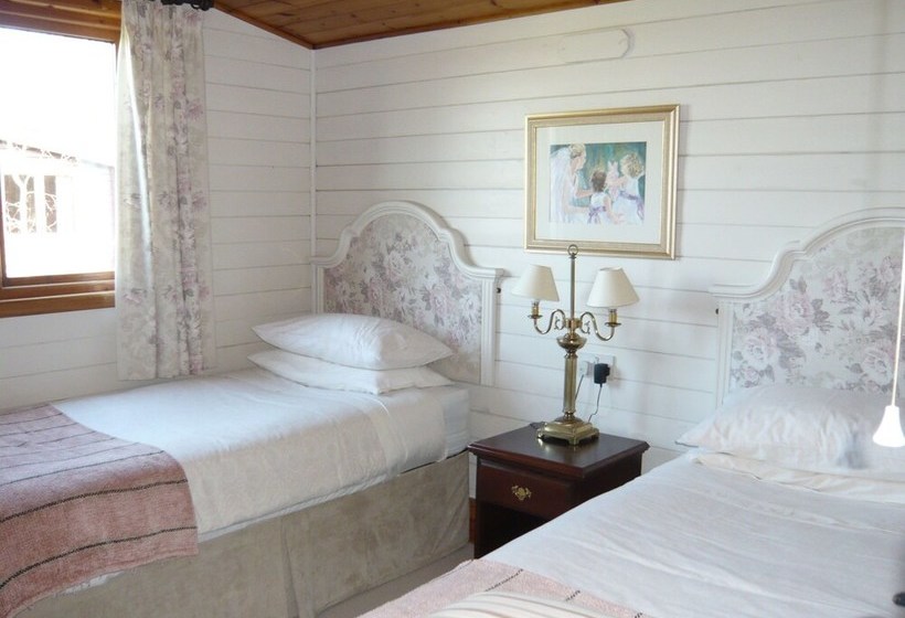 Lovely Cottage In Brookland Britain With Private Veranda