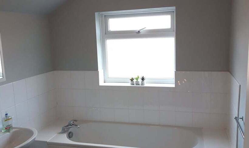 Lunas Cottage Grove Road Cottages