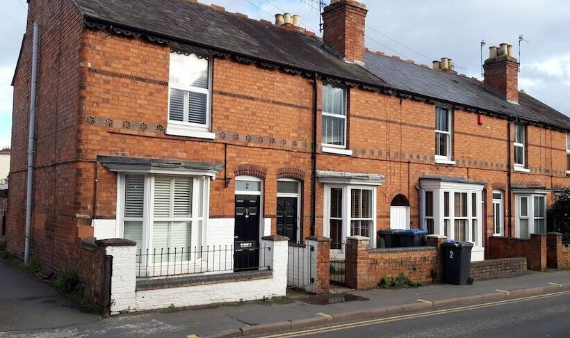 Lunas Cottage Grove Road Cottages