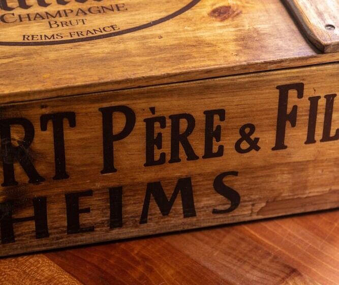 Maggie Puddle Cottage