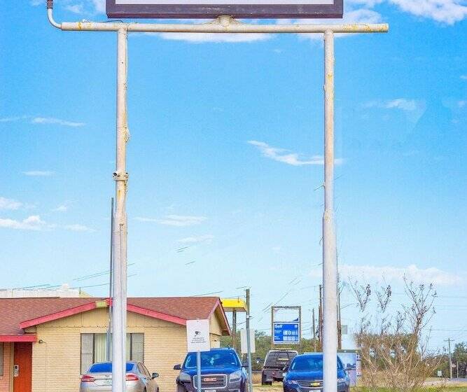 فندق على الطريق Oyo Hotel Beeville -us 181