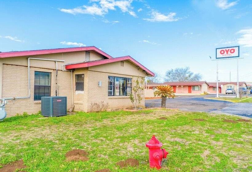 فندق على الطريق Oyo Hotel Beeville -us 181