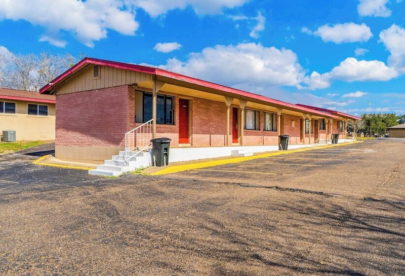 فندق على الطريق Oyo Hotel Beeville -us 181