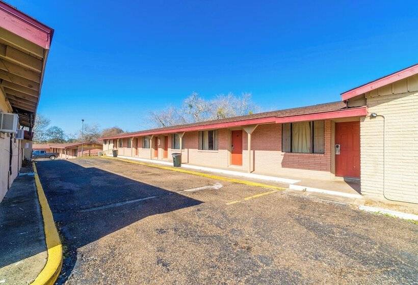 فندق على الطريق Oyo Hotel Beeville -us 181