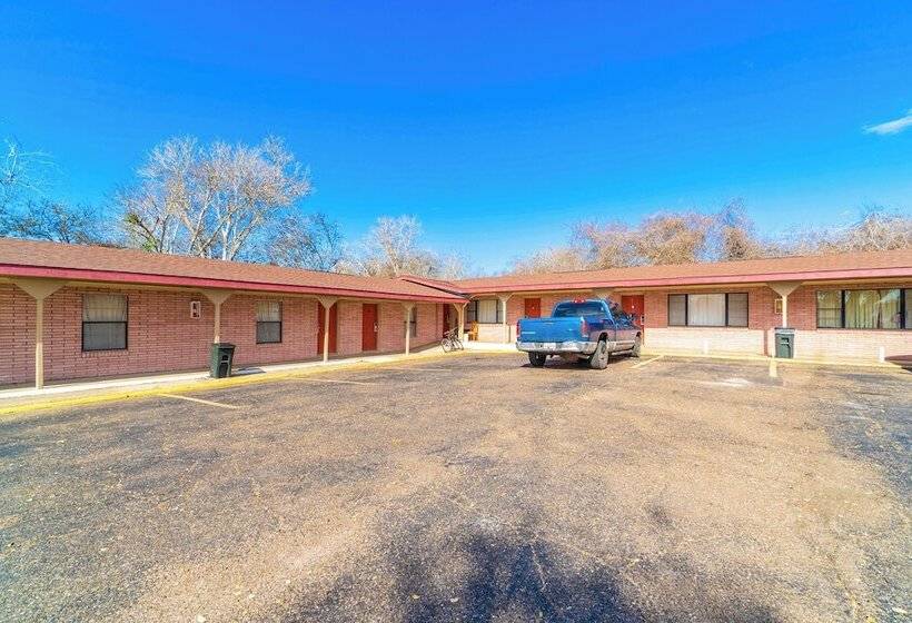 فندق على الطريق Oyo Hotel Beeville -us 181