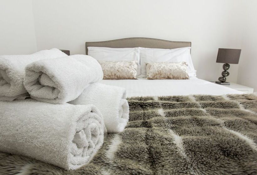 Orion Marina Sea View Parking By Brighton Holiday Lets