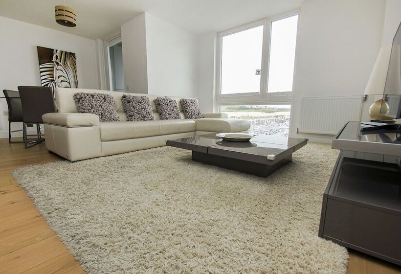 Orion Marina Sea View Parking By Brighton Holiday Lets