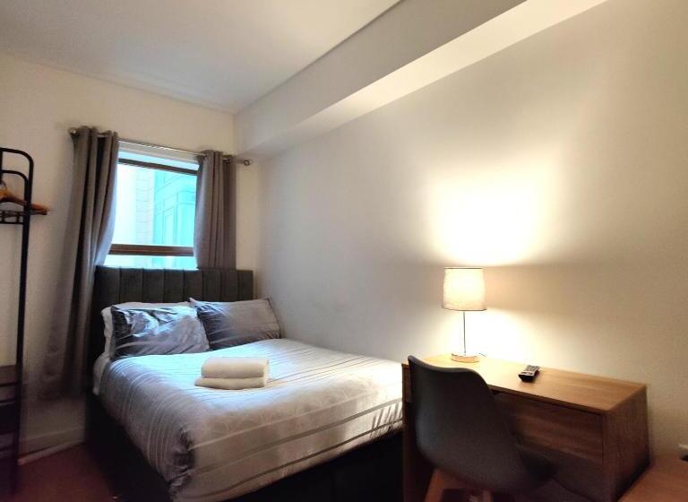 بنسيون Liverpool City Centre Private Rooms Including Smart Tvs   With Shared Bathroom