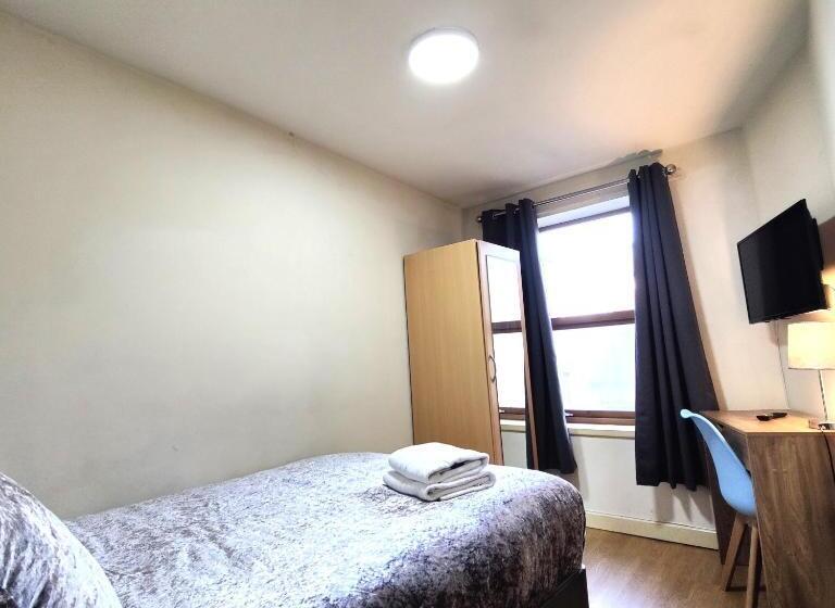 بنسيون Liverpool City Centre Private Rooms Including Smart Tvs   With Shared Bathroom