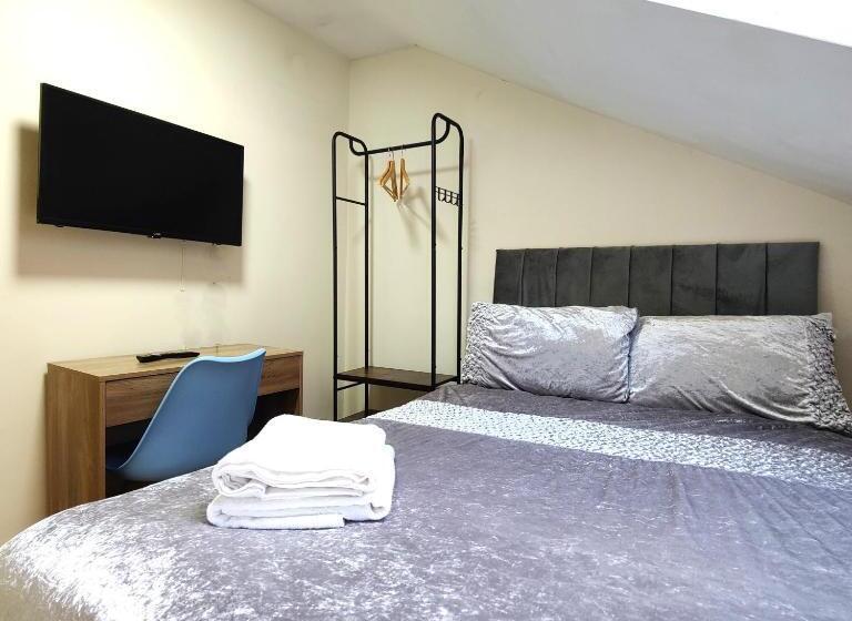 بنسيون Liverpool City Centre Private Rooms Including Smart Tvs   With Shared Bathroom