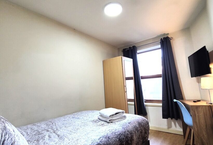 بنسيون Liverpool City Centre Private Rooms Including Smart Tvs   With Shared Bathroom