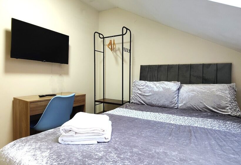 بنسيون Liverpool City Centre Private Rooms Including Smart Tvs   With Shared Bathroom