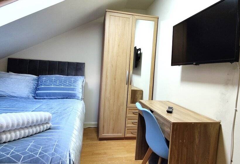 بنسيون Liverpool City Centre Private Rooms Including Smart Tvs   With Shared Bathroom