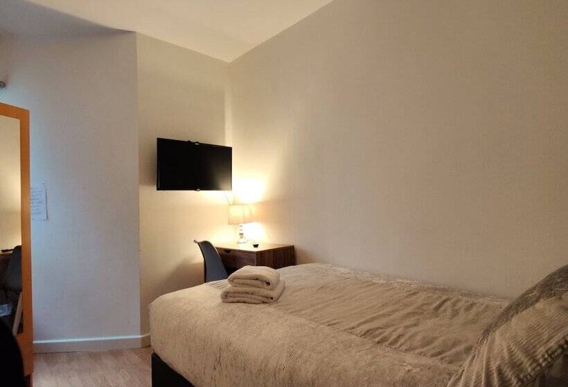بنسيون Liverpool City Centre Private Rooms Including Smart Tvs   With Shared Bathroom