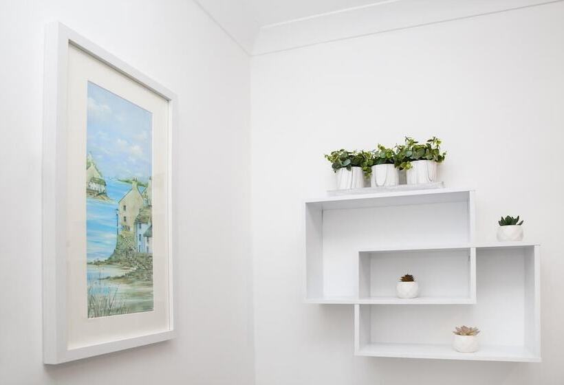 פנסיון Marina View Guest House