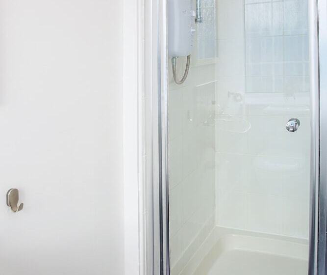 פנסיון Marina View Guest House