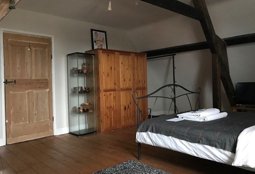 膳宿费 The Hollies